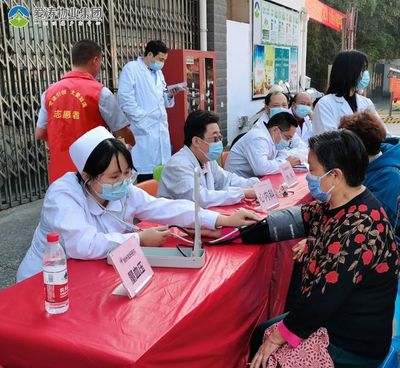 金桥石油苑 为业主办实事，健康义诊暖人心